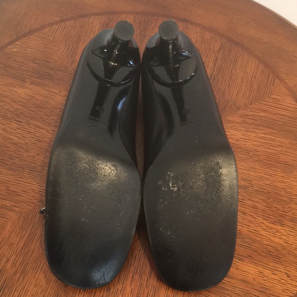 CHANEL Black Leather Cap Toe Bow Low Heel Pumps size EU 38 US 7.5 - Picture 15 of 16